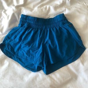 Lululemon Tracker V shorts